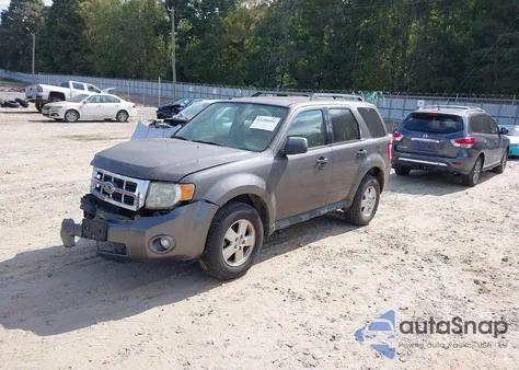2011 Ford Escape Xlt z USA, uszkodzony, nr VIN 1FMCU9DG2BKB47100